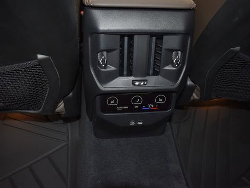 Used 2025 BMW X3 xDrive30i w/ M Sport Package image 18