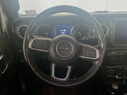 Used 2023 Jeep Wrangler Sahara w/ Cold Weather Group image 17