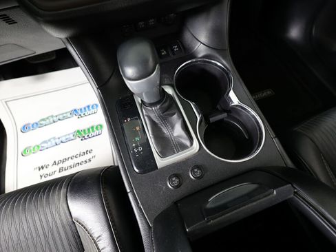 Used 2017 Toyota Highlander Plus image 38