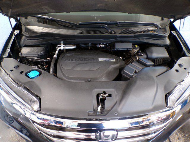 Used 2016 Honda Pilot Touring image 24