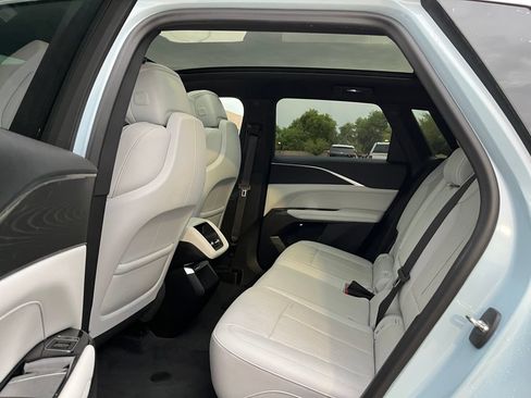Used 2024 Cadillac Lyriq Luxury RWD image 15