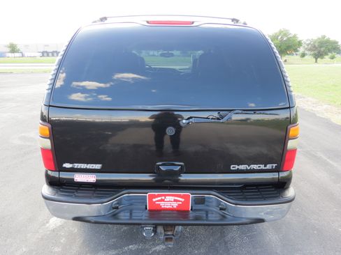 Used 2004 Chevrolet Tahoe LT w/ LT Preferred Equipment Group RWD image 8
