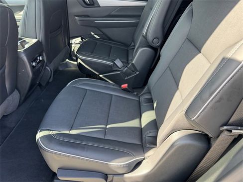 Used 2025 Buick Enclave Preferred image 8