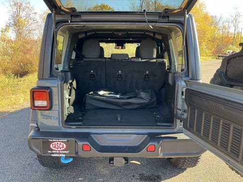 Used 2024 Jeep Wrangler Unlimited image 24