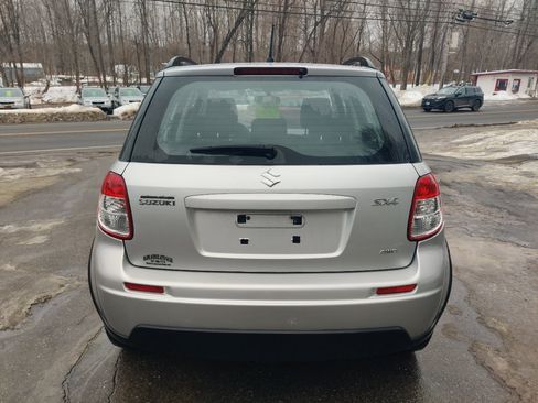 Used 2011 Suzuki SX4 AWD Hatchback image 5