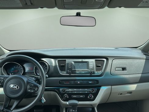 Used 2018 Kia Sedona L FWD image 9
