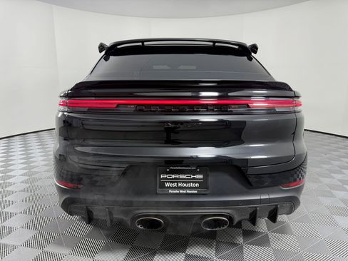 Used 2024 Porsche Cayenne Turbo GT image 10