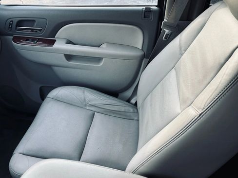 Used 2014 Chevrolet Tahoe LTZ image 33