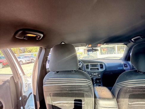 Used 2011 Dodge Charger SE image 10