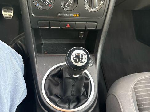 Used 2013 Volkswagen Beetle 2.0T FWD image 9