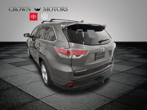 Used 2015 Toyota Highlander Limited w/ Driver Technology Package AWD/4WD image 4