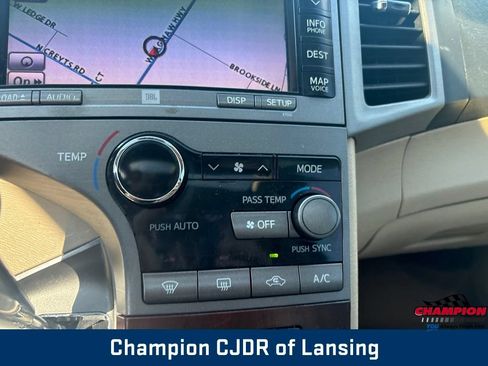 Used 2010 Toyota Venza AWD image 23