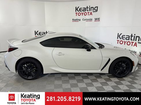 New 2026 Toyota GR86 Premium image 3