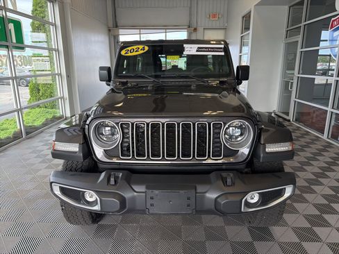 Used 2024 Jeep Wrangler Unlimited Sahara AWD/4WD image 2