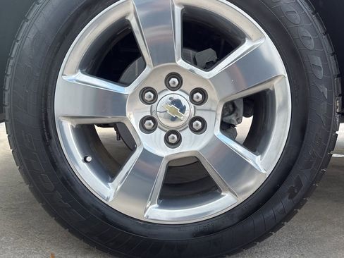 Used 2018 Chevrolet Suburban Premier AWD/4WD image 21