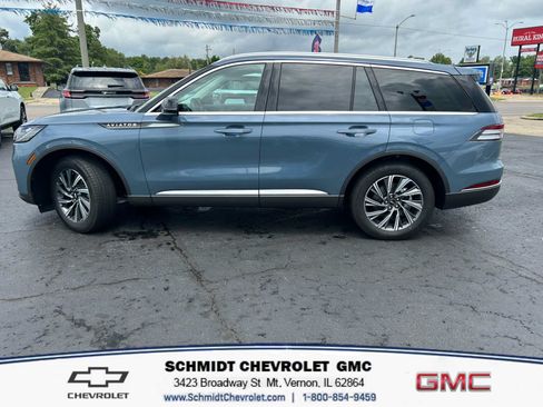 Used 2025 Lincoln Aviator w/ Premium Package w/ Equipment Group 101A AWD/4WD image 2