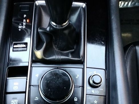 Used 2019 MAZDA MAZDA3 Hatchback w/ Preferred Package FWD image 23