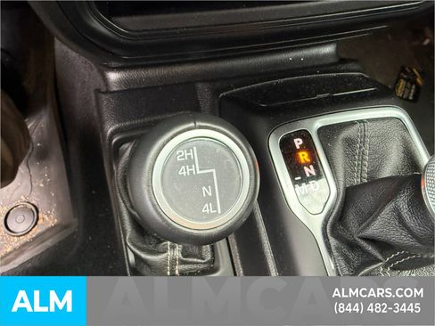 Used 2020 Jeep Gladiator Overland AWD/4WD image 23