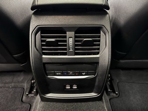 Used 2025 BMW 330i xDrive Sedan w/ Convenience Package image 27