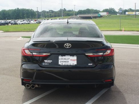Used 2026 Toyota Camry SE FWD image 3