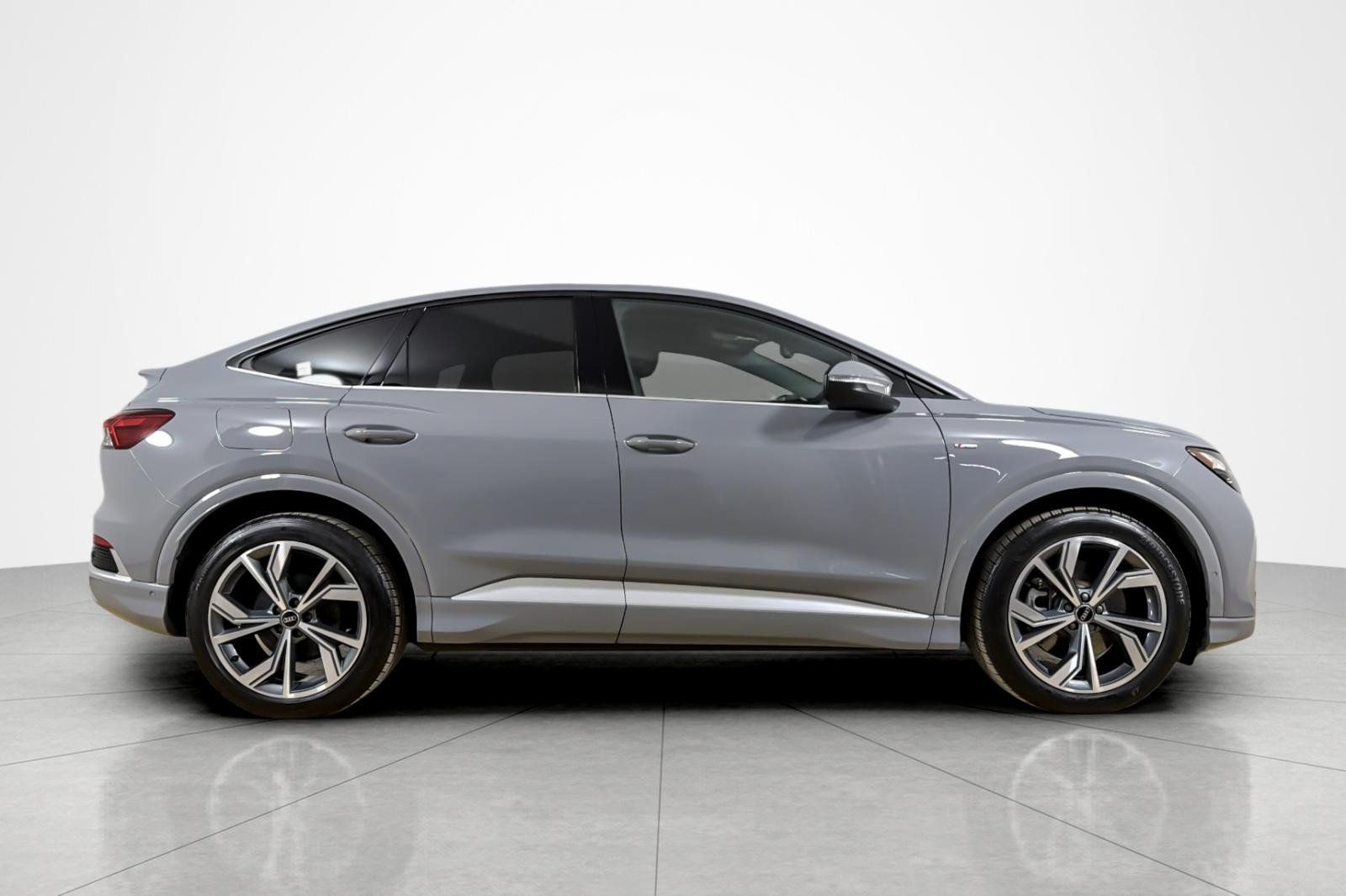 Certified 2024 Audi Q4 e-tron Premium Plus w/ Premium Plus AWD/4WD image 6