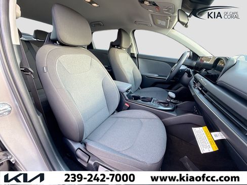 New 2025 Kia K4 LXS image 14