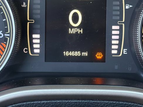 Used 2015 Jeep Cherokee Sport FWD image 25