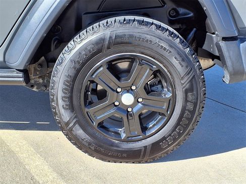 Used 2019 Jeep Wrangler Unlimited Sport S image 3