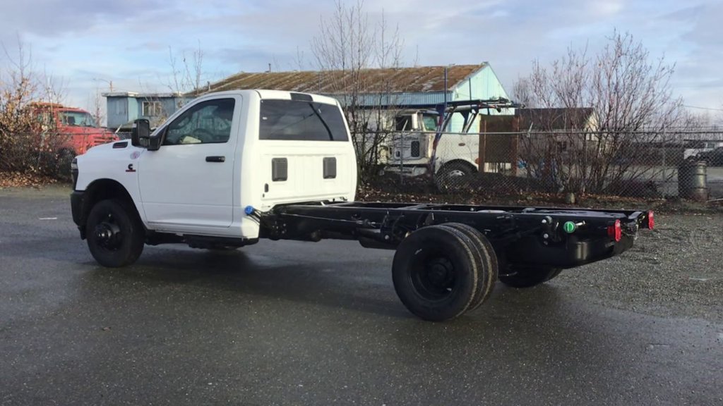 New 2026 RAM 3500 Tradesman AWD/4WD image 6