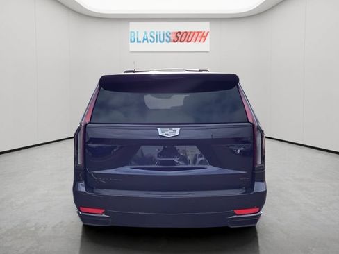 Used 2023 Cadillac Escalade ESV Sport Platinum w/ LPO, ONYX Package AWD/4WD image 4