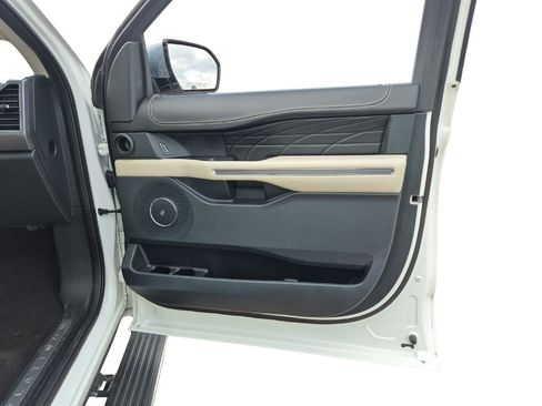 Used 2021 Ford Expedition Platinum RWD image 30