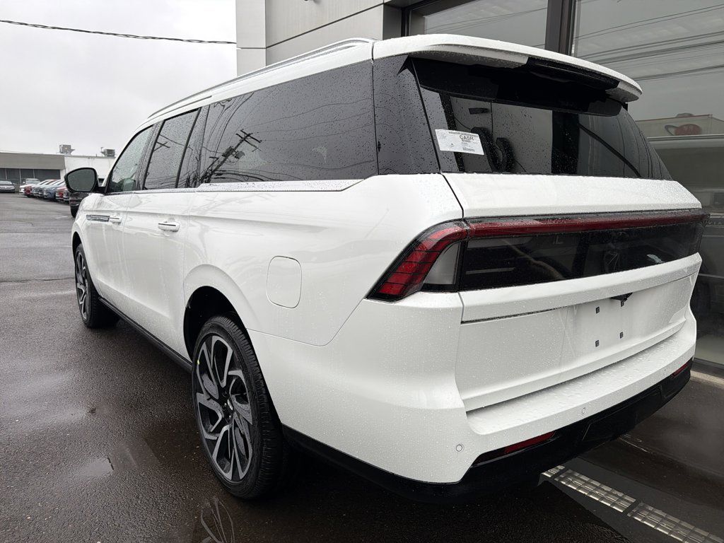 New 2026 Lincoln Navigator L Reserve AWD/4WD image 2