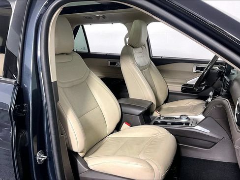 Used 2023 Ford Explorer Platinum w/ Technology Package AWD/4WD image 7