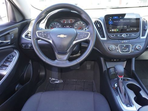 Used 2025 Chevrolet Malibu RS FWD image 10