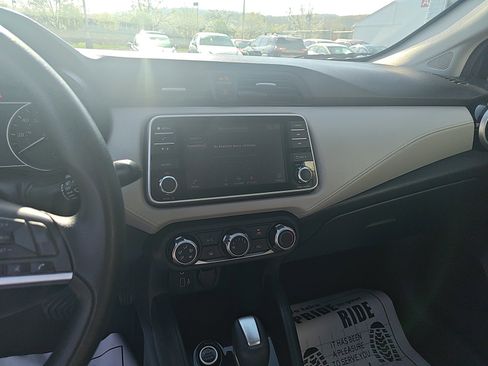 Used 2021 Nissan Versa SV FWD image 15