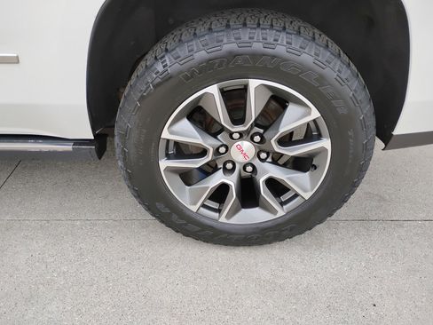 Used 2016 GMC Yukon Denali w/ Open Road Package AWD/4WD image 24