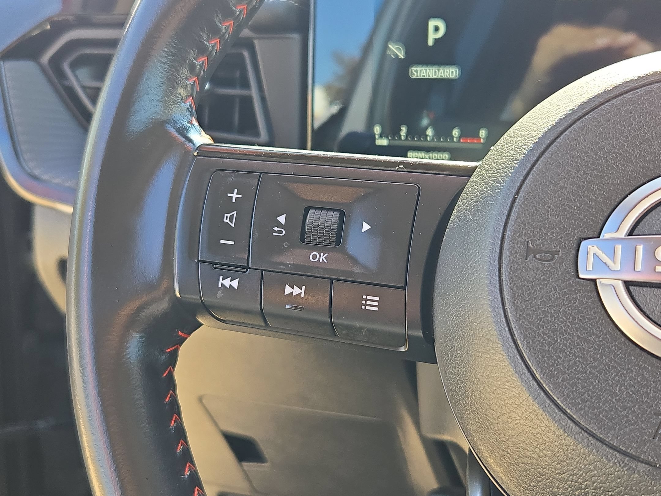Certified 2025 Nissan Kicks SR FWD image 21
