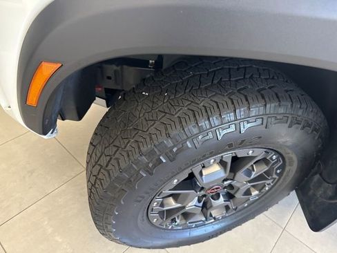 Used 2024 Nissan Frontier PRO-4X w/ Pro Premium Package AWD/4WD image 28