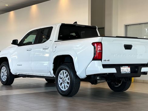 Certified 2025 Toyota Tacoma SR5 image 6