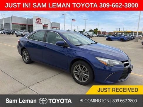 Used 2016 Toyota Camry SE w/ Moonroof Package FWD image 1