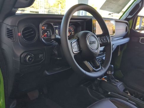 Used 2026 Jeep Wrangler Unlimited Rubicon AWD/4WD image 47