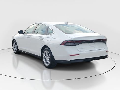 Used 2025 Honda Accord LX image 11