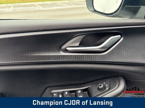 Used 2023 Jeep Grand Cherokee L Laredo image 23