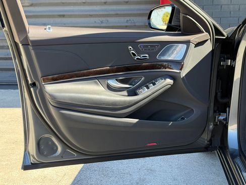 Used 2020 Mercedes-Benz S 560 4MATIC Sedan image 10