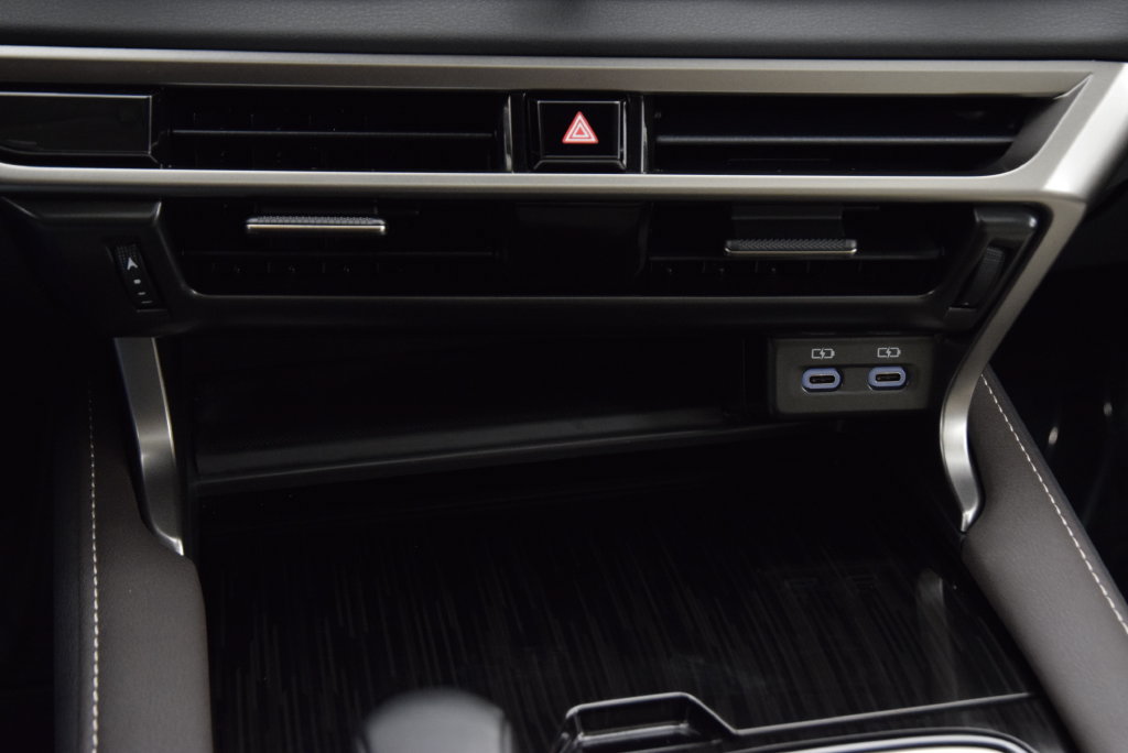 Used 2024 Lexus RX 350 FWD w/ Technology Package image 31