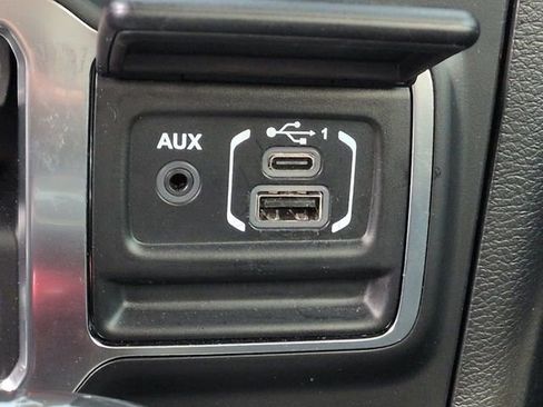 Certified 2019 Jeep Wrangler Sport AWD/4WD image 27