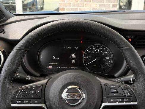 Used 2021 Nissan Kicks SR w/ SR Premium Package FWD image 37