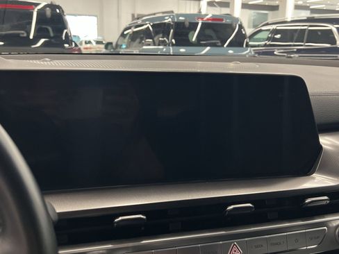 Used 2025 Kia Telluride S AWD/4WD image 17