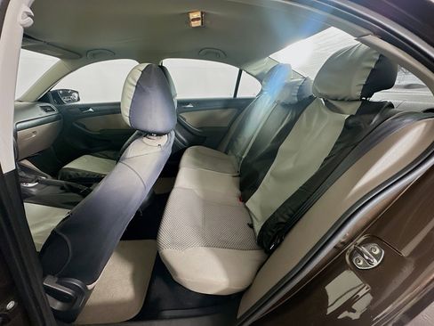Used 2011 Volkswagen Jetta Sedan FWD image 25
