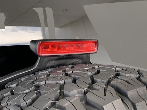 New 2025 Jeep Wrangler Unlimited Rubicon w/ Convenience Group AWD/4WD image 17